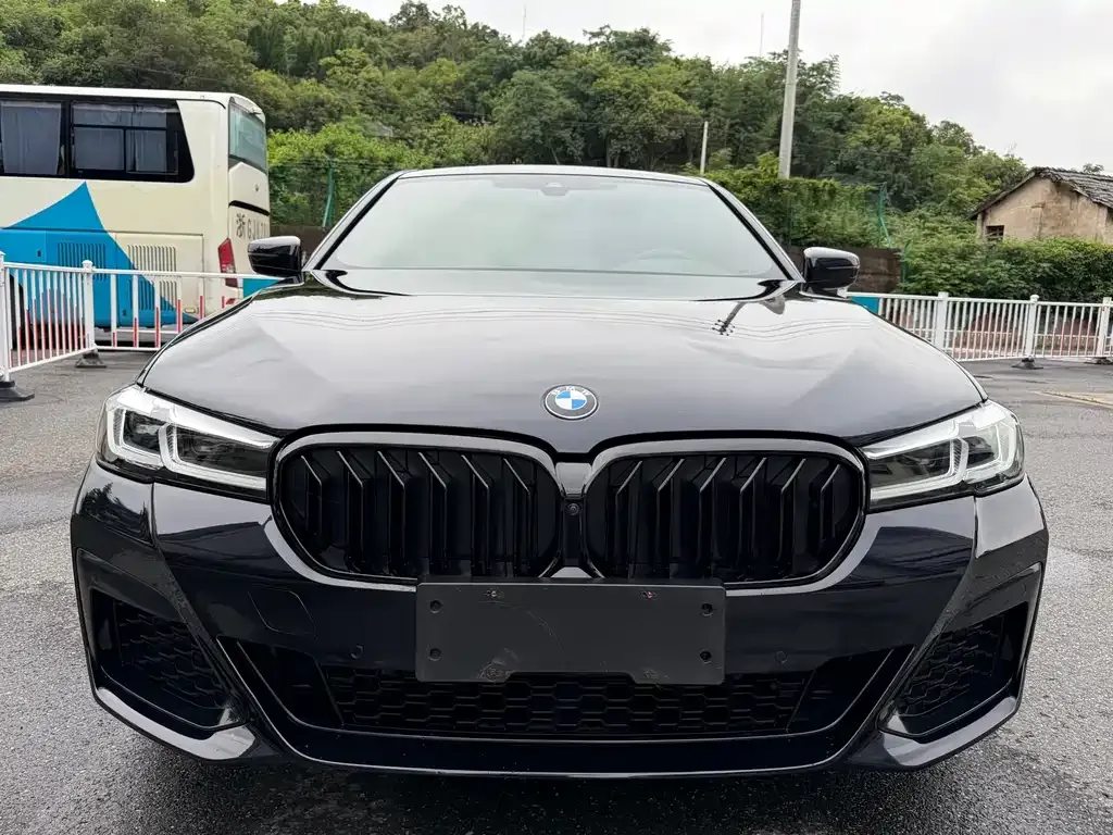 BMW 5 Series — фото 2