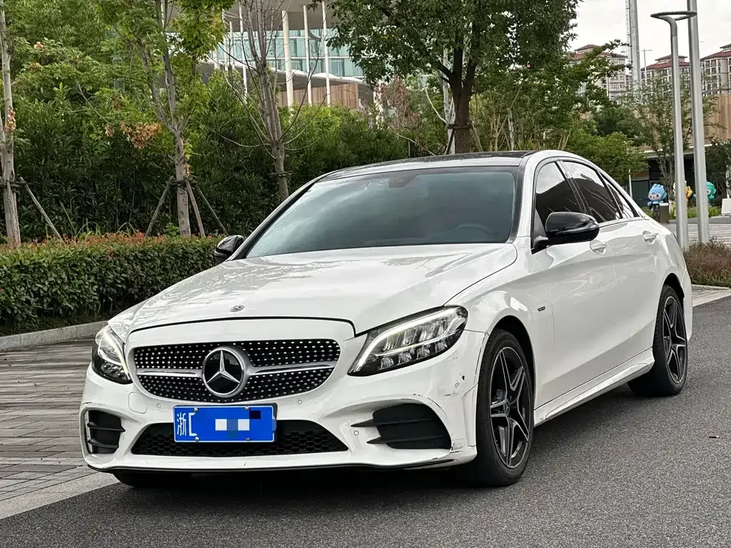 Mercedes-Benz C-Class — фото 1