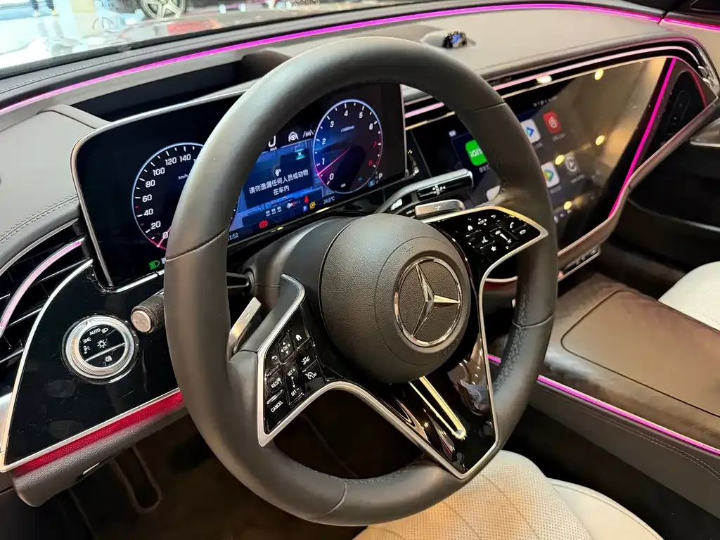 Mercedes-Benz E-Class — фото 10