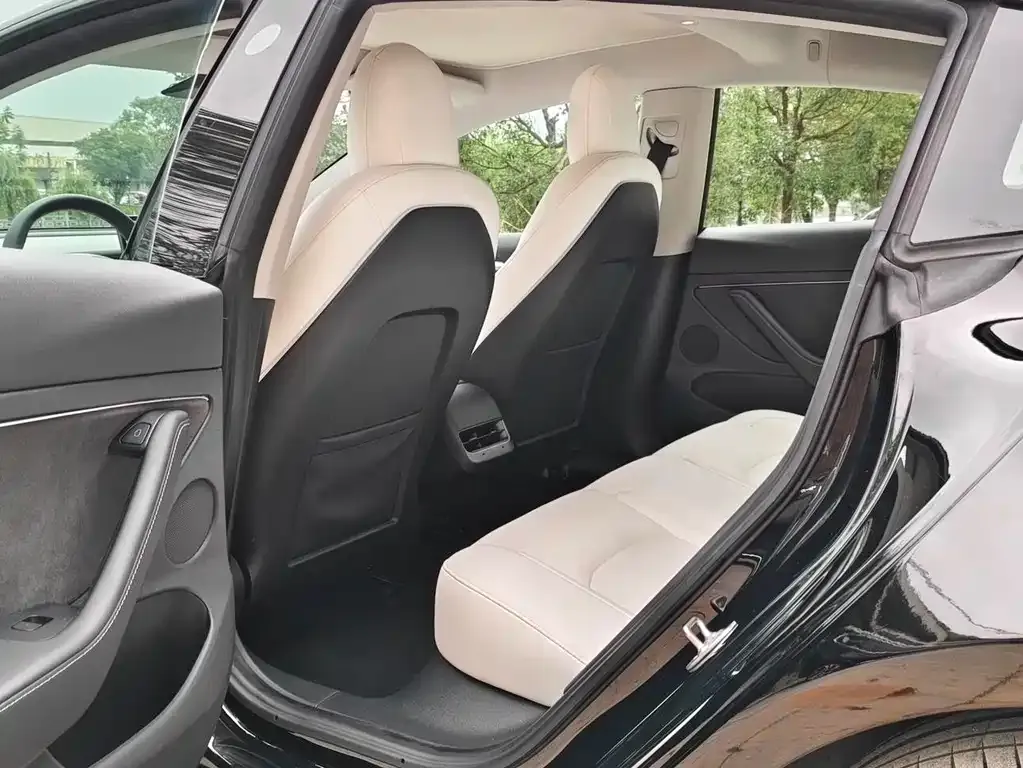 Tesla Model 3 — фото 4