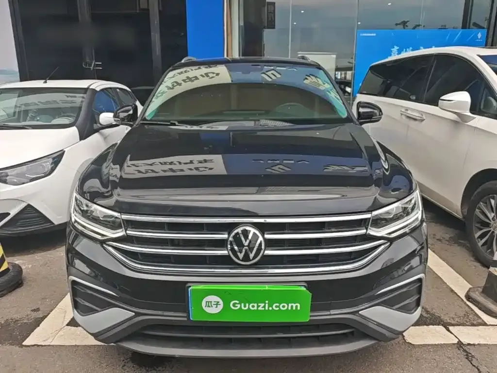 Volkswagen Tiguan L — фото 6