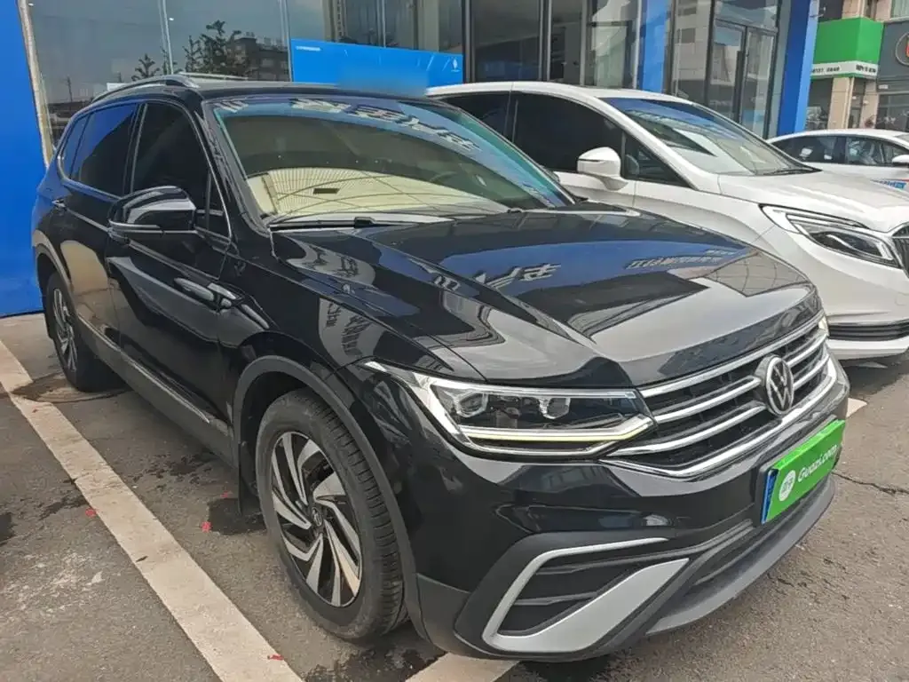 Volkswagen Tiguan L — фото 9