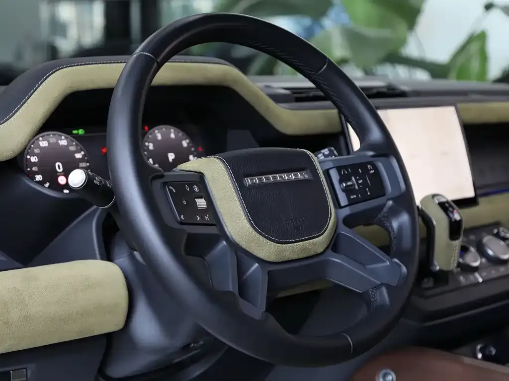 Land Rover Defender — фото 10
