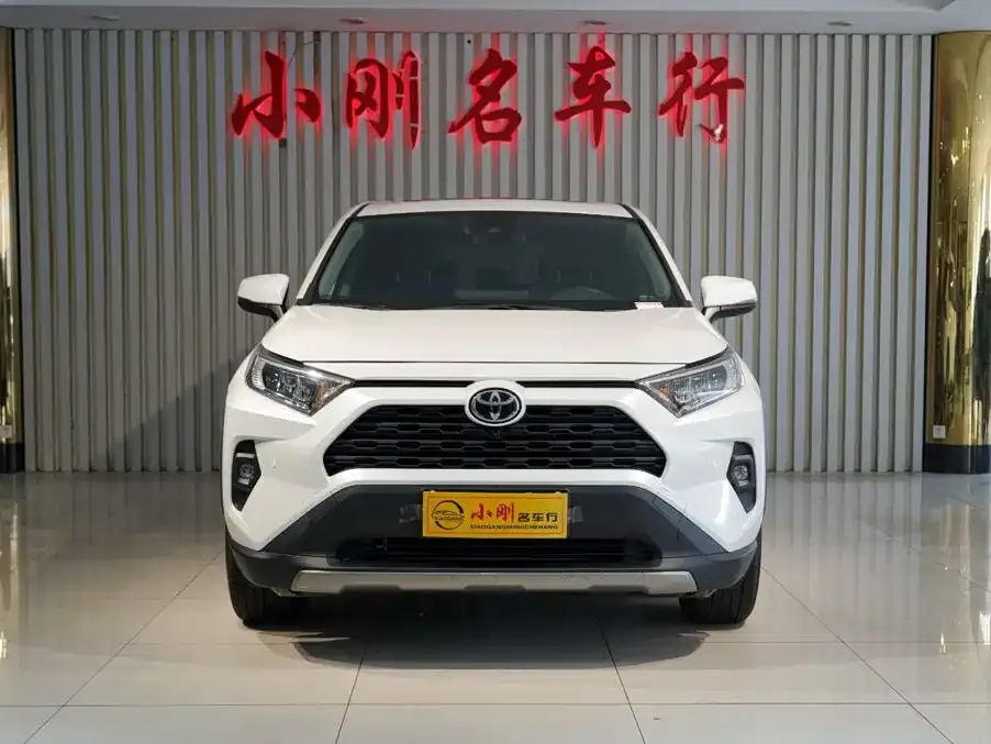 Toyota RAV4 — фото 3