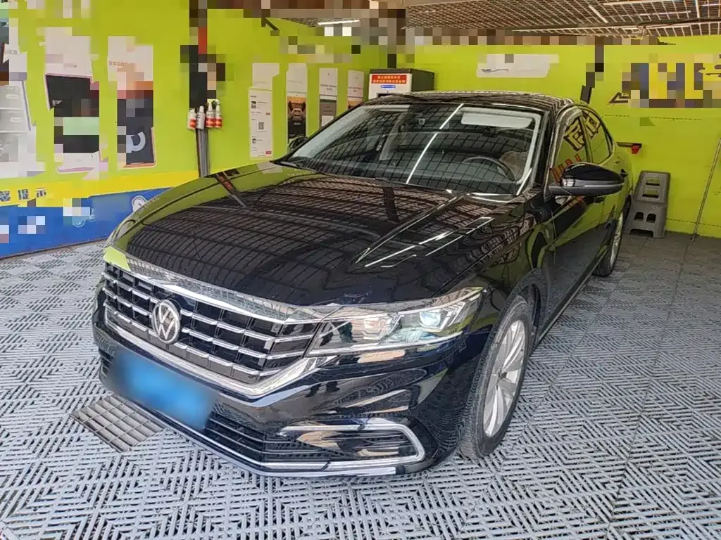 Volkswagen Passat — фото 1