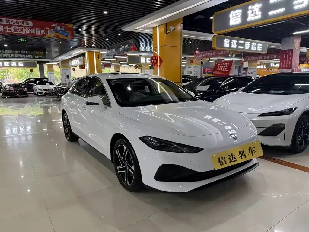 Roewe D7 — фото 10