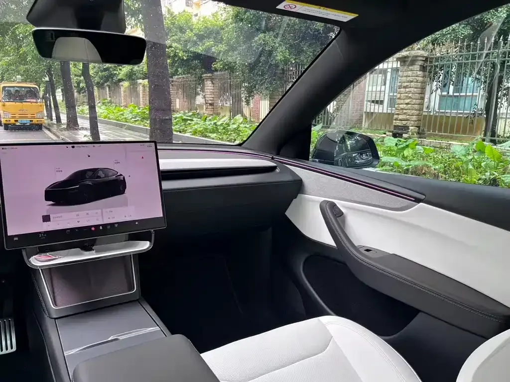 Tesla Model Y — фото 7
