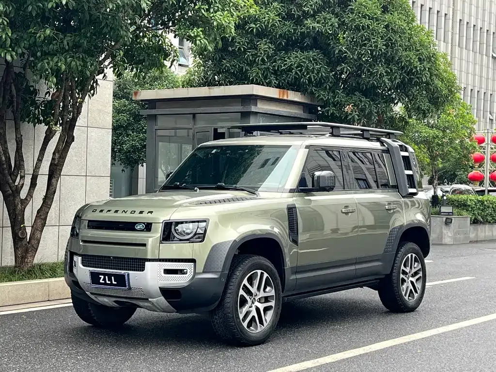 Land Rover Defender — фото 1