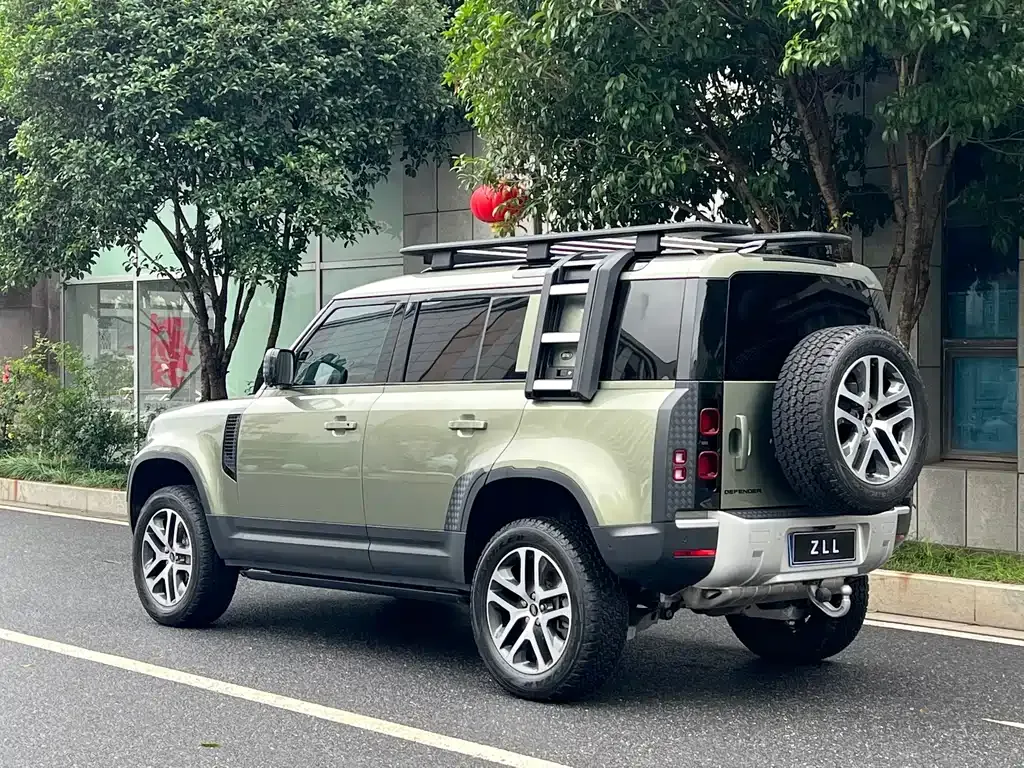 Land Rover Defender — фото 10