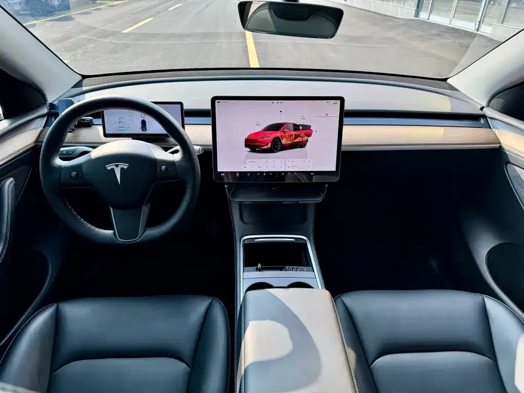 Tesla Model Y — фото 2