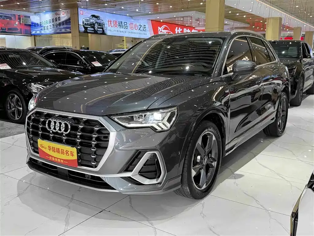 Audi Q3 — фото 1