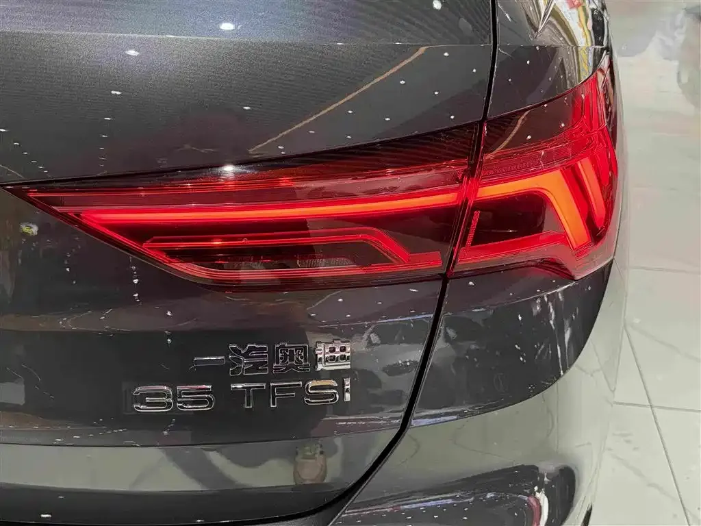 Audi Q3 — фото 7