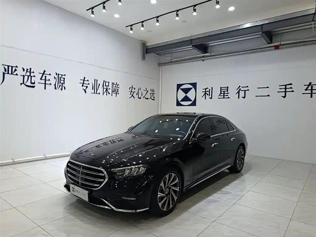 Mercedes-Benz E-Class — фото 1