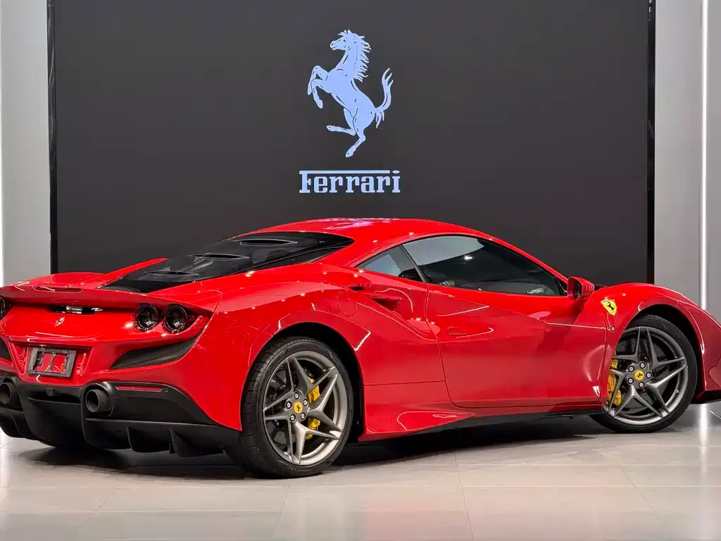Ferrari F8 — фото 9