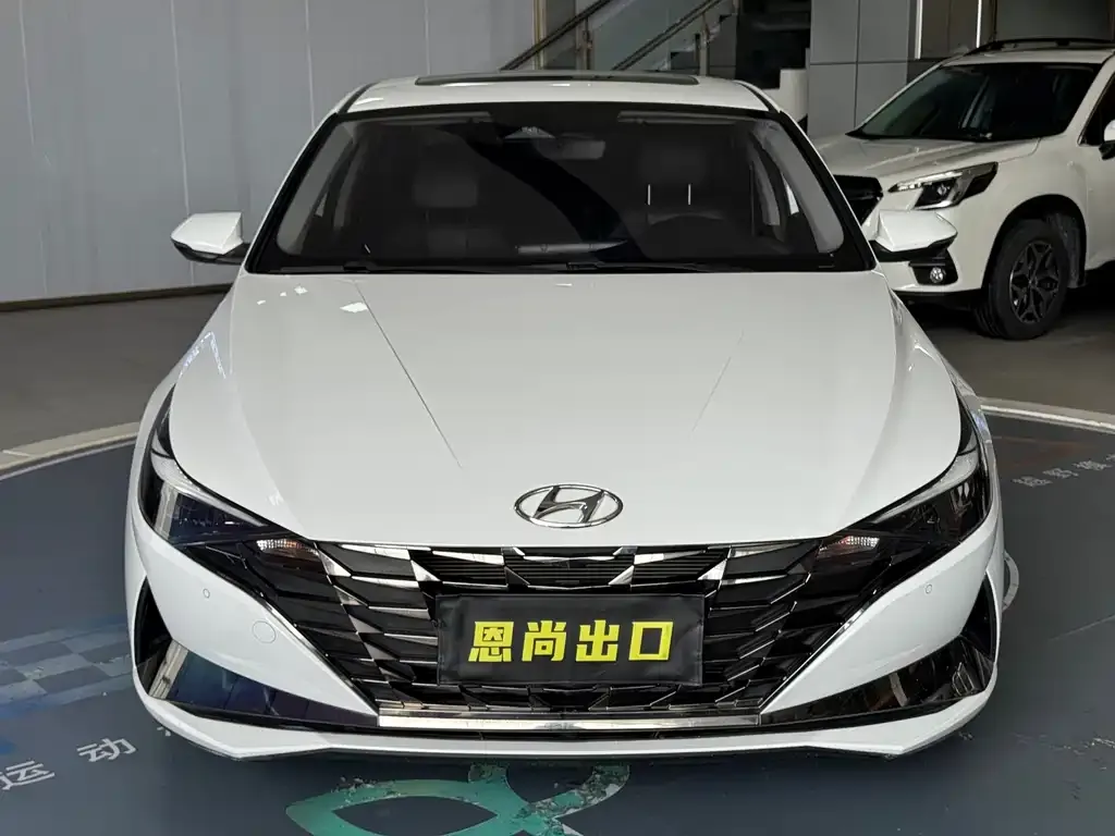 Hyundai Elantra — фото 3
