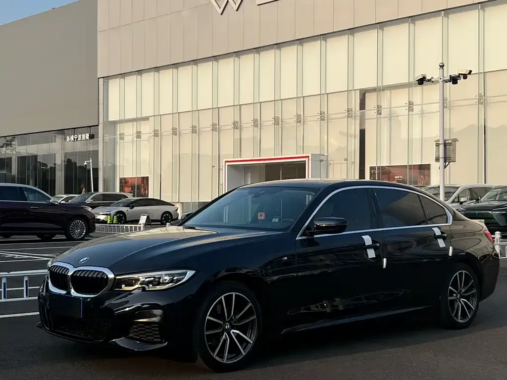 BMW 3 Series — фото 1