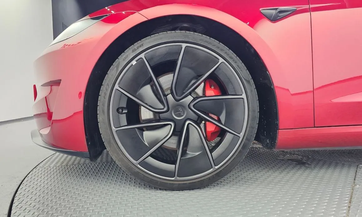 Tesla Model 3 2024 из KR, фото 8
