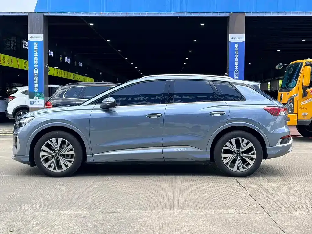 Audi Q4 e-tron — фото 9