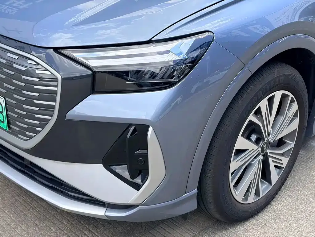 Audi Q4 e-tron — фото 10