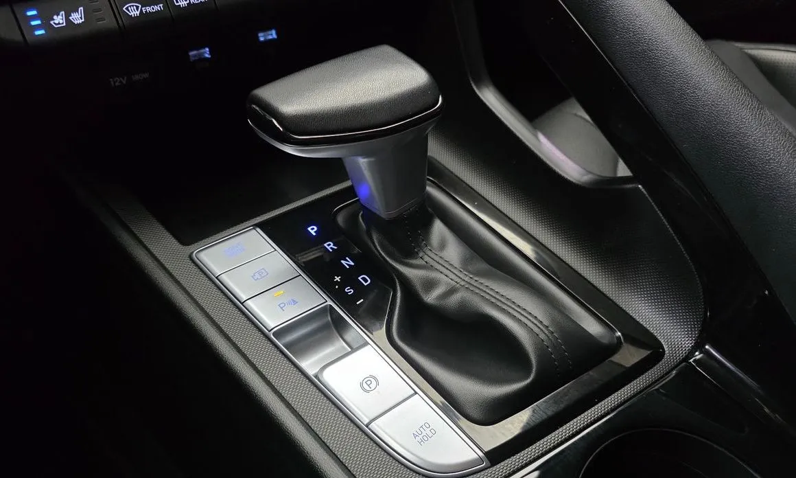 Hyundai AVANTE — фото 3