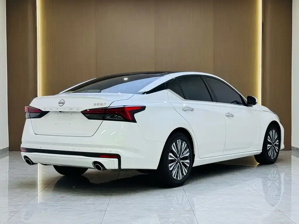 Nissan Teana — фото 10