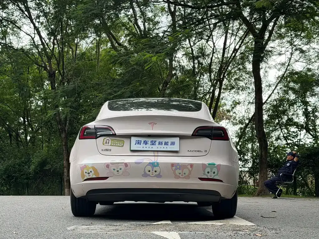 Tesla Model 3 — фото 8
