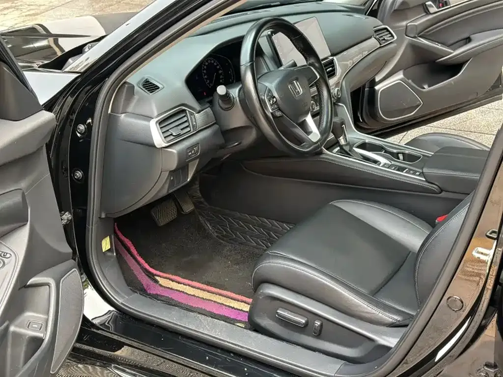 Honda Accord — фото 7