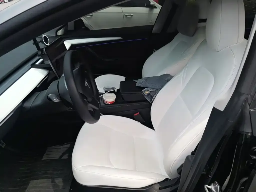 Tesla Model 3 — фото 10