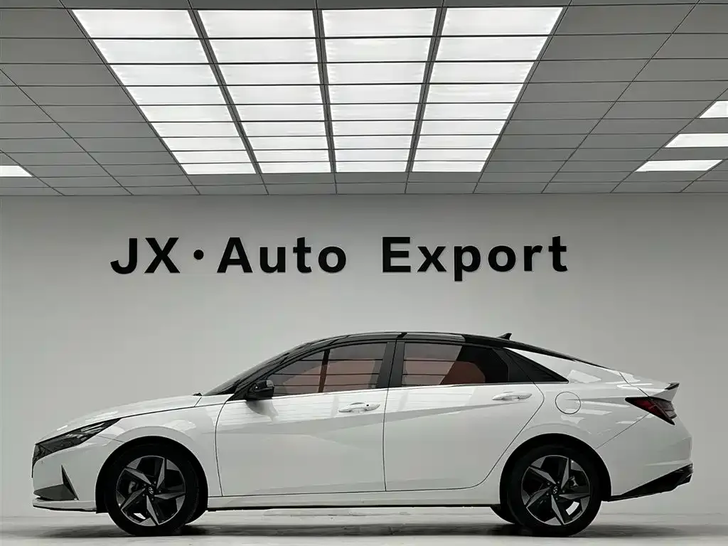 Hyundai Elantra — фото 6