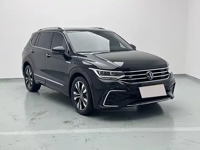 Volkswagen Tiguan L — фото 6