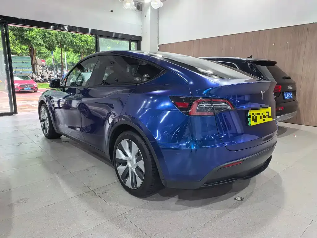 Tesla Model Y — фото 4