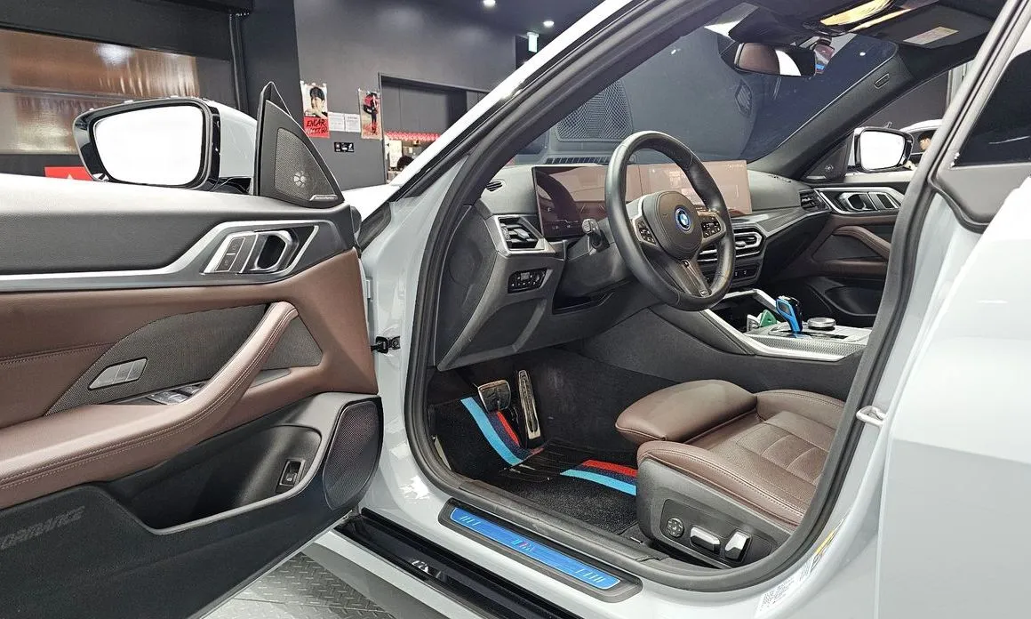 BMW i4 — фото 10