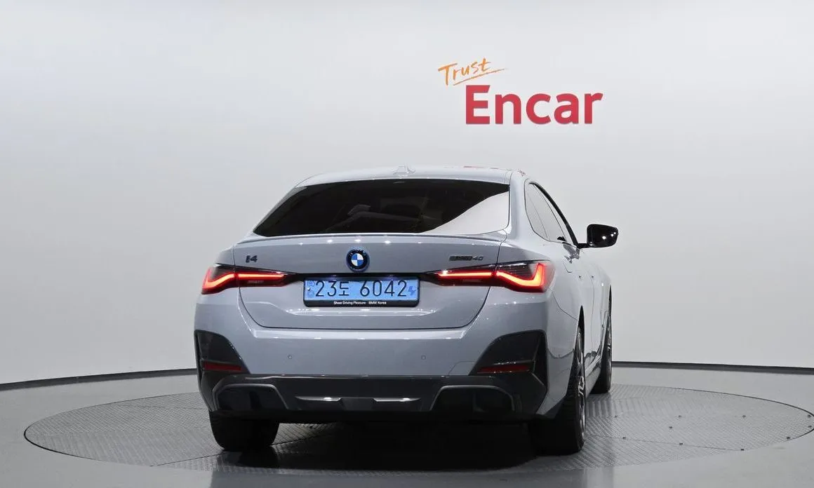 BMW i4 — фото 9