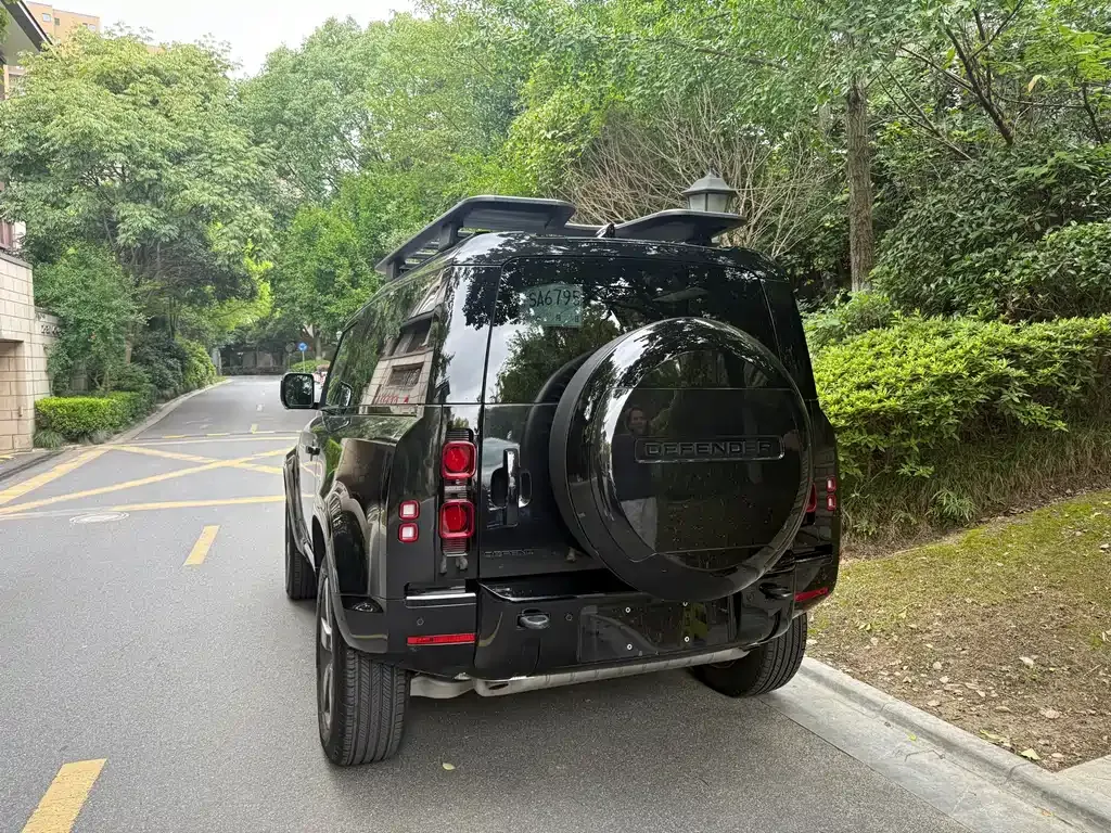 Land Rover Defender — фото 7