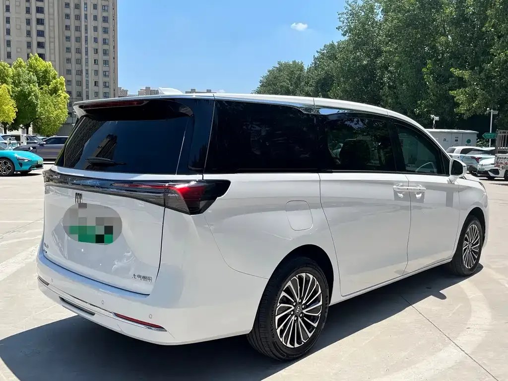 Buick GL8 Hybrid — фото 6