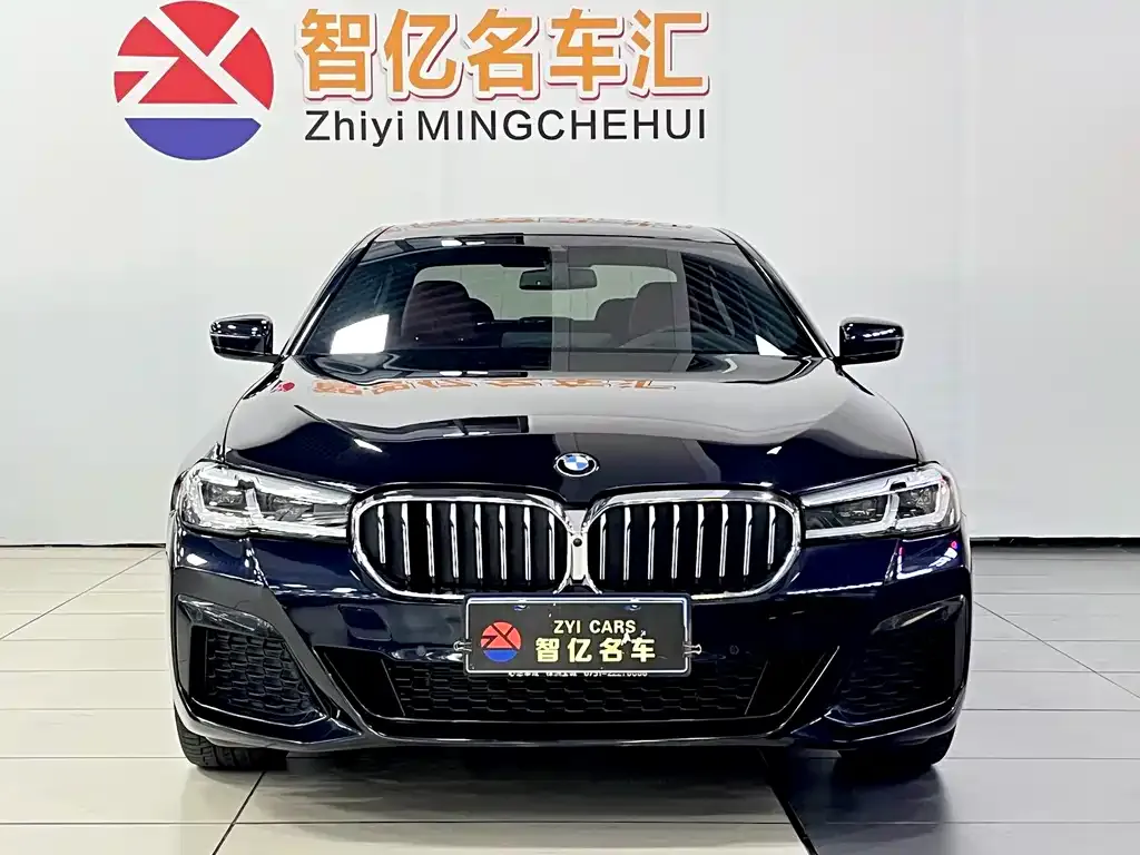 BMW 5 Series — фото 1