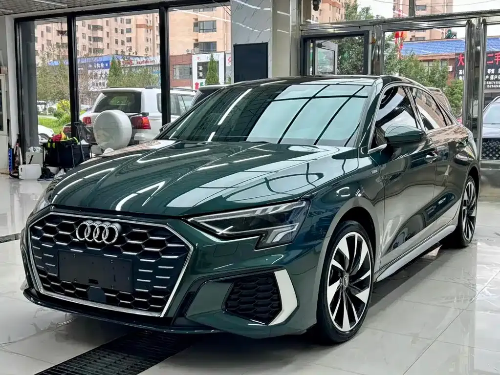 Audi A3 — фото 1