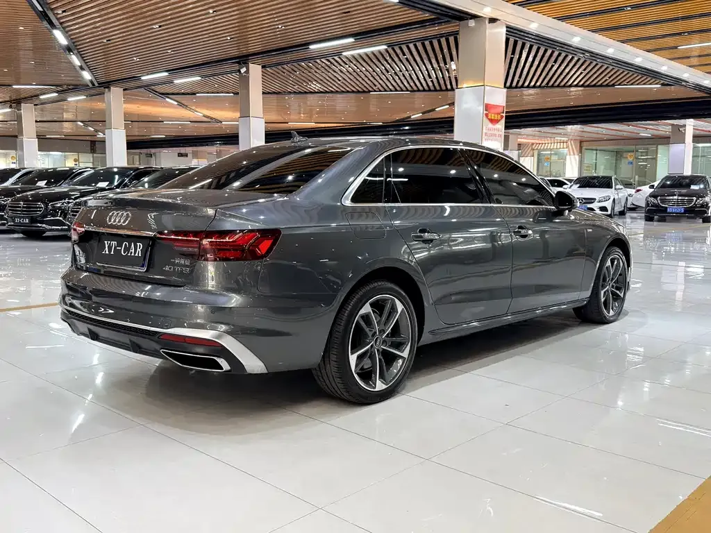 Audi A4L — фото 5