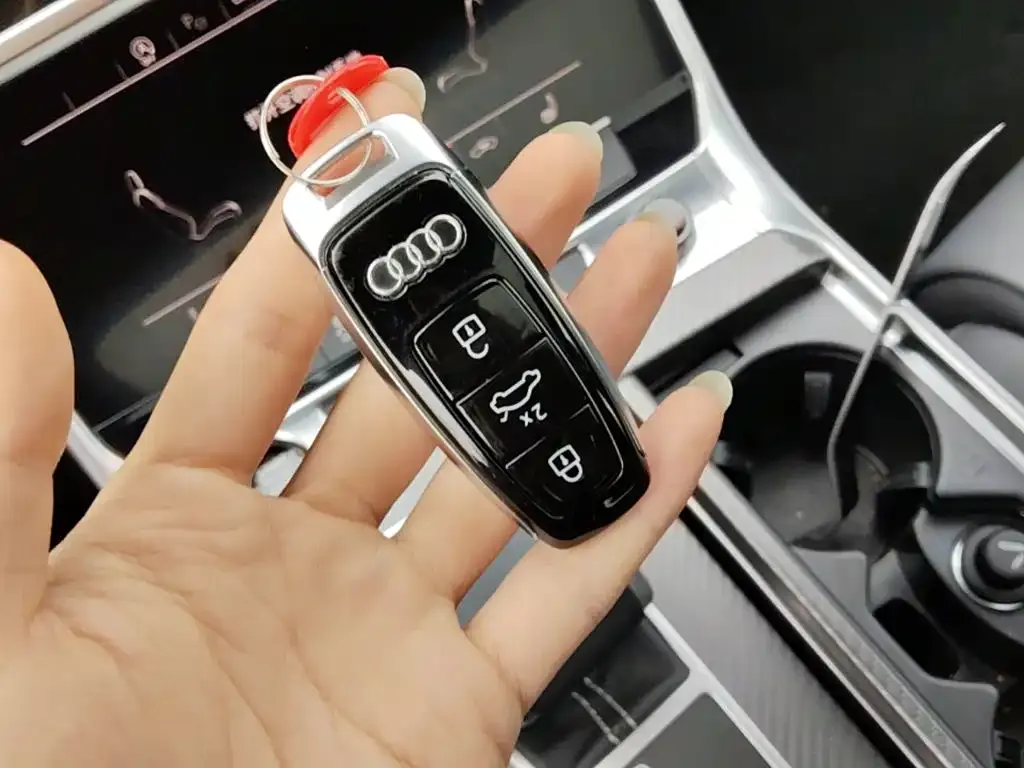 Audi A7L — фото 9