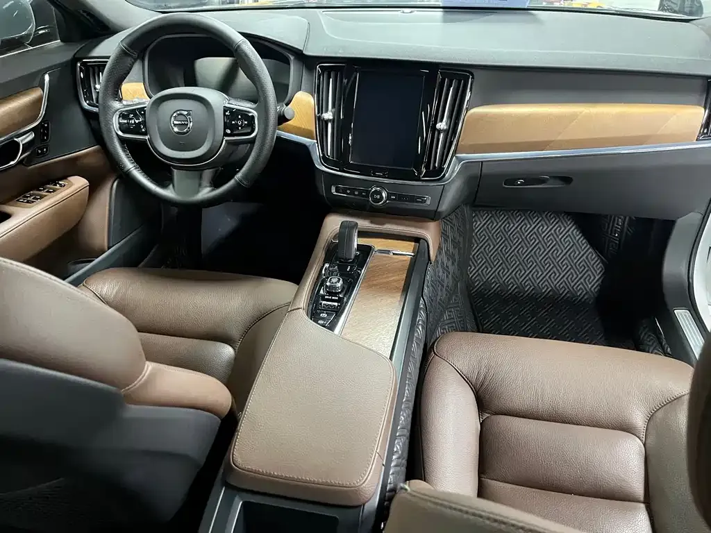 Volvo S90 — фото 7