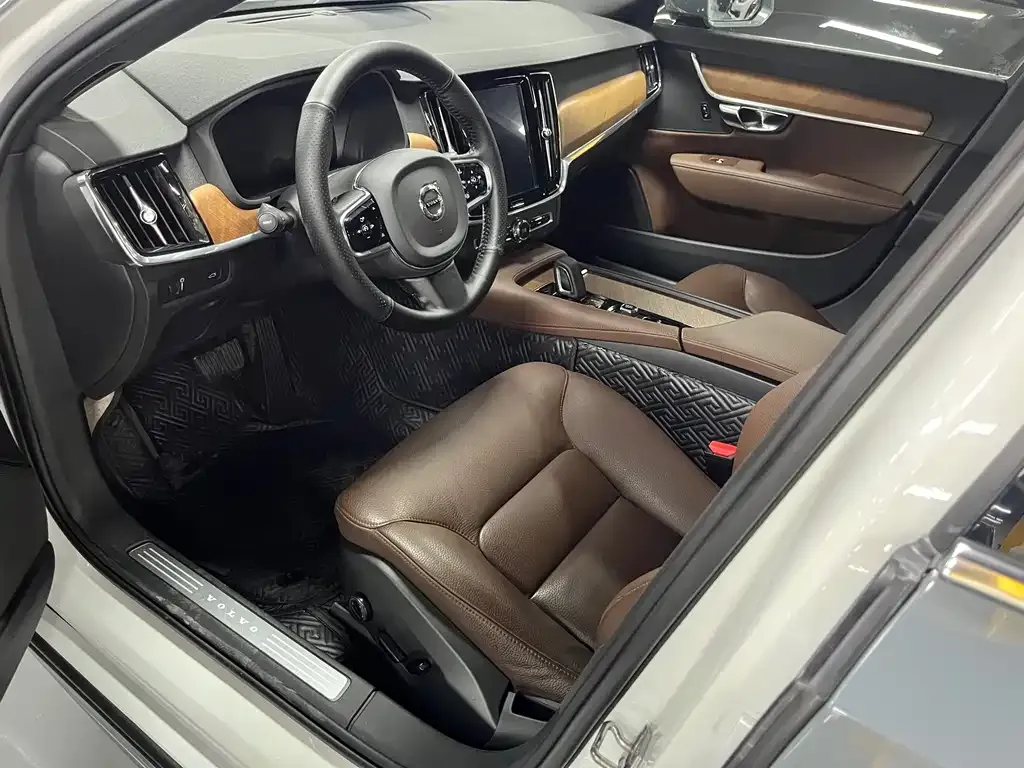 Volvo S90 — фото 4