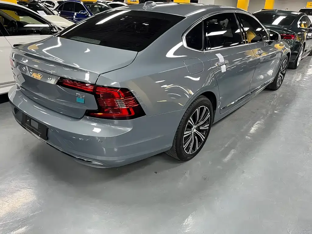 Volvo S90 — фото 6