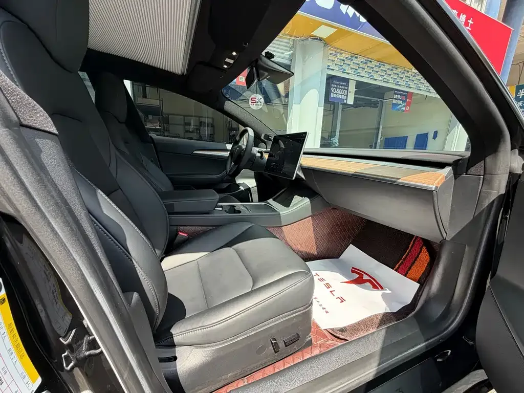 Tesla Model 3 — фото 10