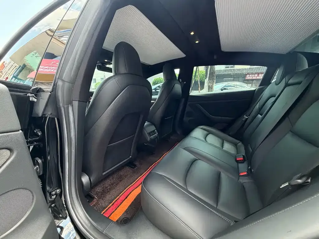 Tesla Model 3 — фото 2
