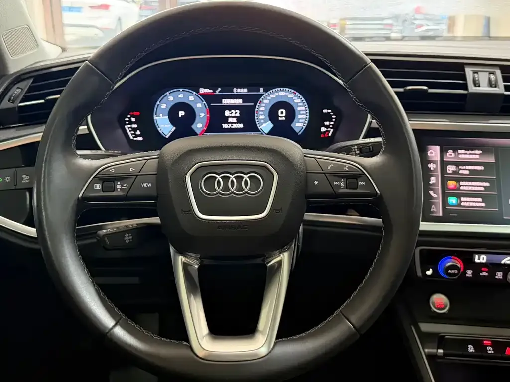 Audi Q3 — фото 6