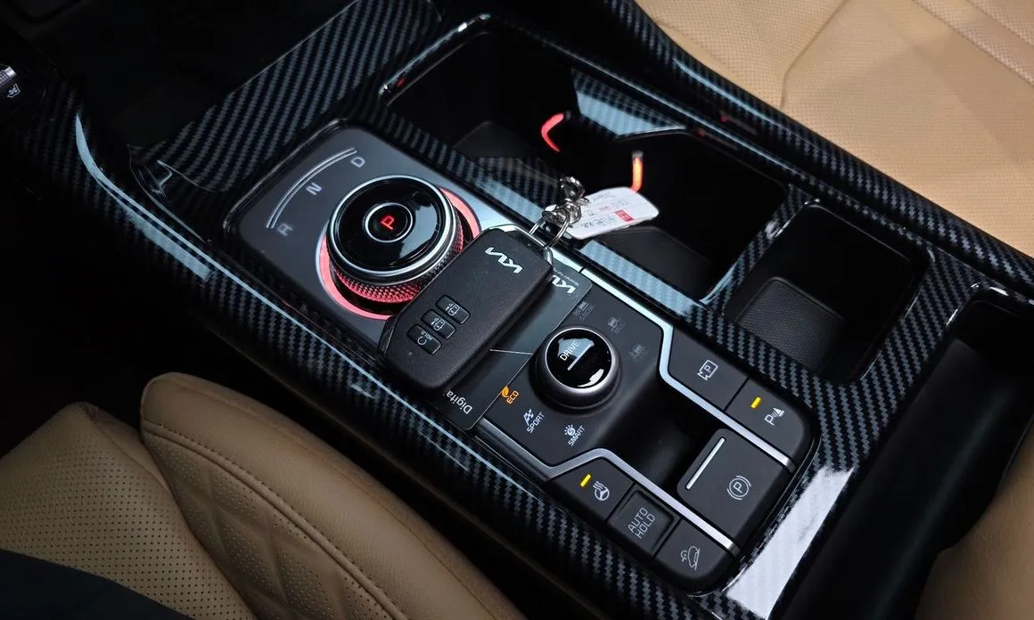 Kia Sorento — фото 10