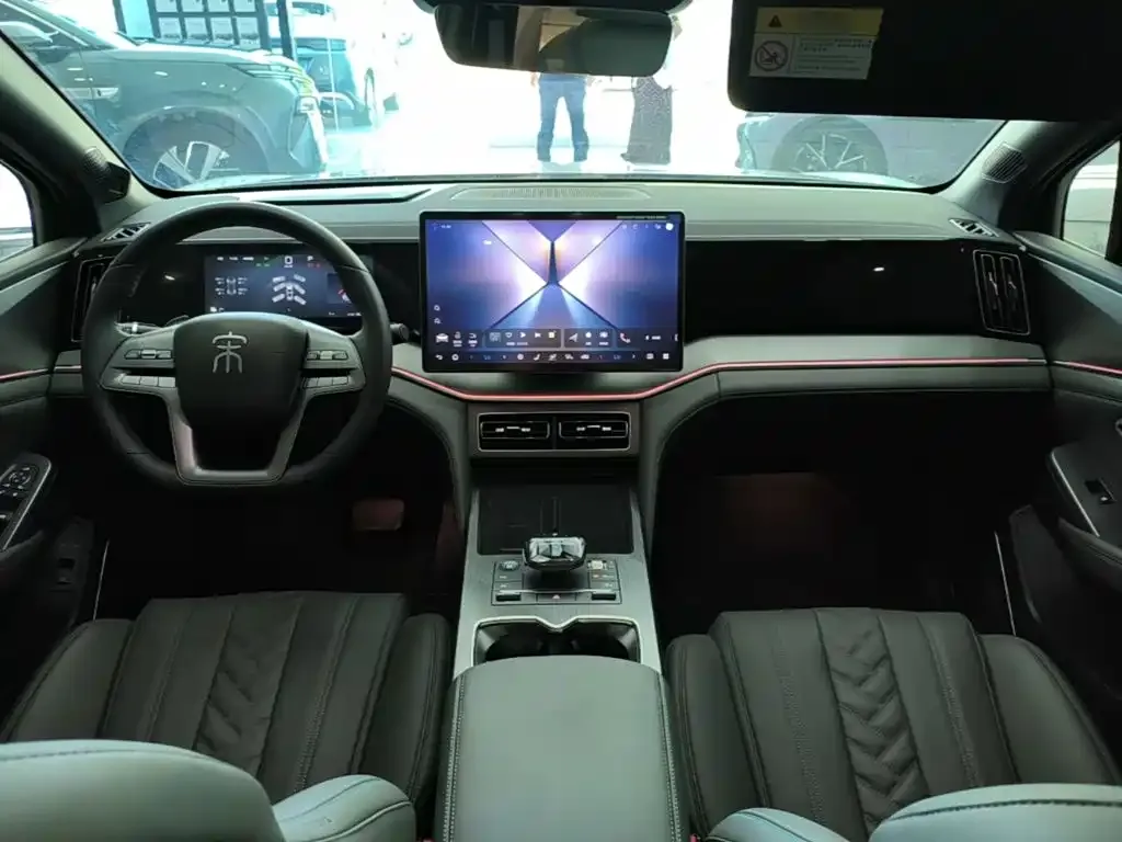 BYD L DM-i — фото 10