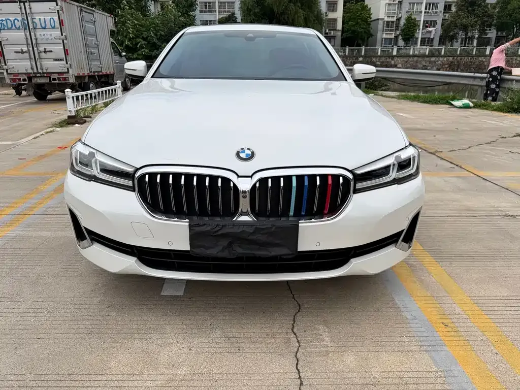 BMW 5 Series — фото 4