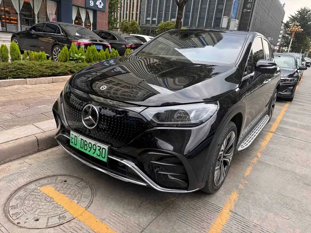 Mercedes-Benz EQE SUV — фото 1