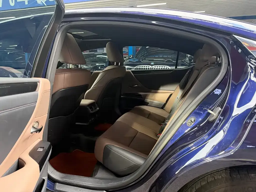 Lexus ES 2024 из CN, фото 2